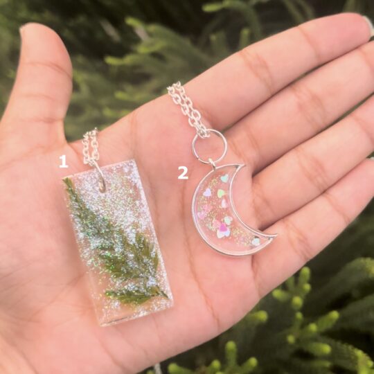 Glitter resin pendants