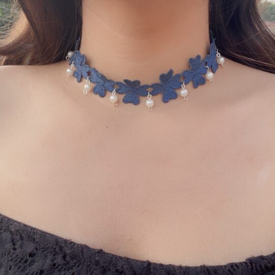 Blue flower lace necklace